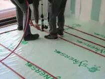 Agrafeuse pour tube plancher chauffant