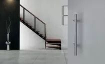 Ligne E5012 - poign&eacute;e simple inclin&eacute;e