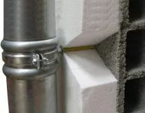 Patte a vis de descente d'eaux pluviales