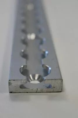 Rail a�ronautique aluminium plat RAE 10