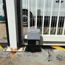 Moteur &agrave; bain d'huile pour portail coulissant