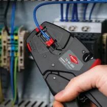 Pince &agrave; d&eacute;nuder &agrave; r&eacute;glage automatique