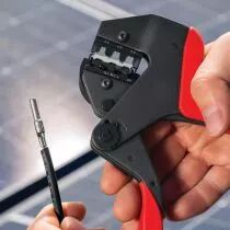 Pince &agrave; sertir universelle KNIPEX MC4 et MC4 EVO 2