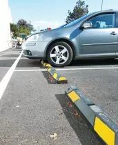 But&eacute;e de parking en caoutchouc
