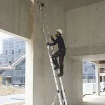 Echelle coulissante 2/3 plans &agrave; corde avec stabilisateurs