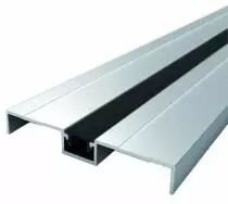 Compensateur de plinthe aluminium